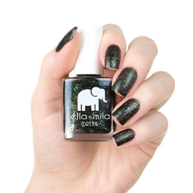 10 Nail Art Ideas To Slay With Your Black Dress | ella+mila 10 Nail Art Ideas To Slay With Your Black Dress | ella+mila